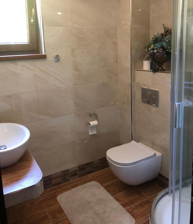 Hotel Galeria Pezinska Baba ペジノク エクステリア 写真
