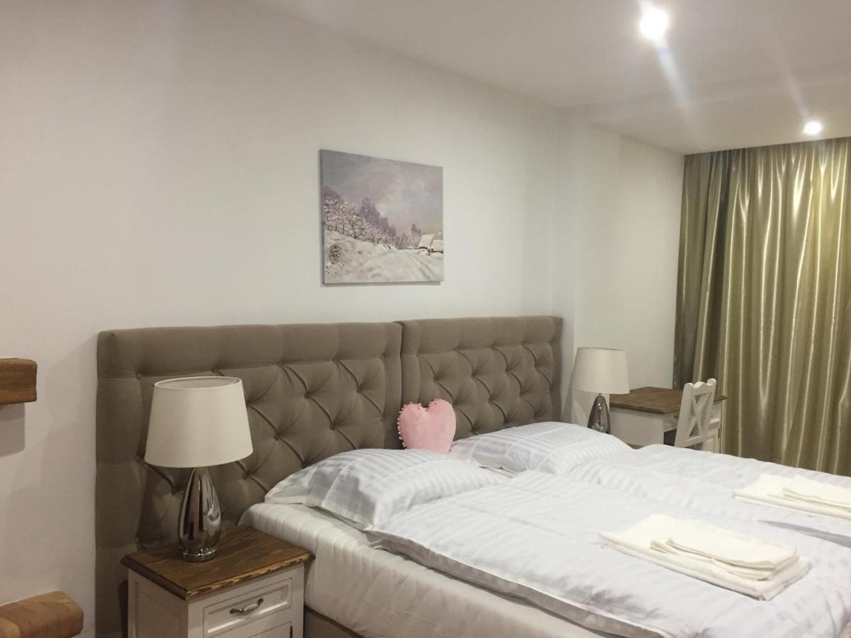 Hotel Galeria Pezinska Baba ペジノク エクステリア 写真