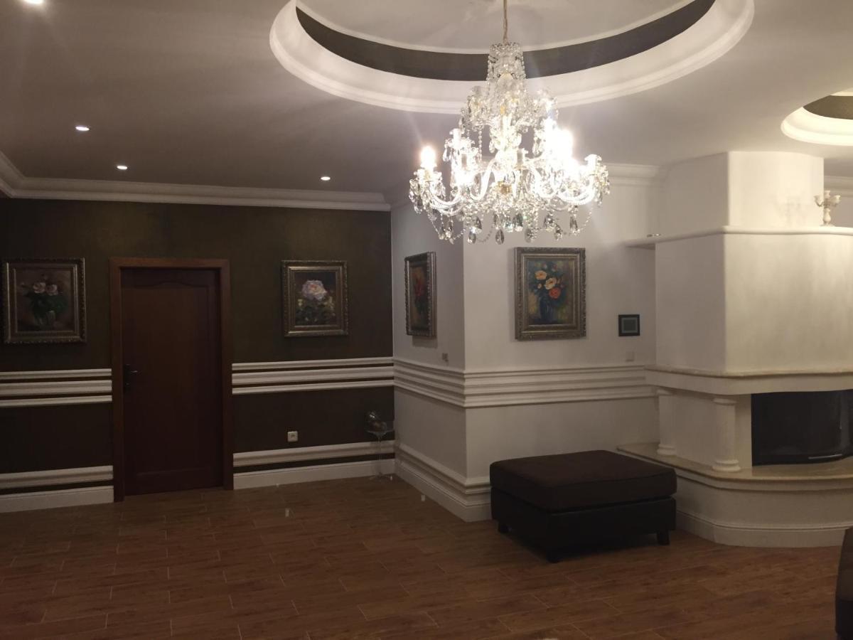 Hotel Galeria Pezinska Baba ペジノク エクステリア 写真